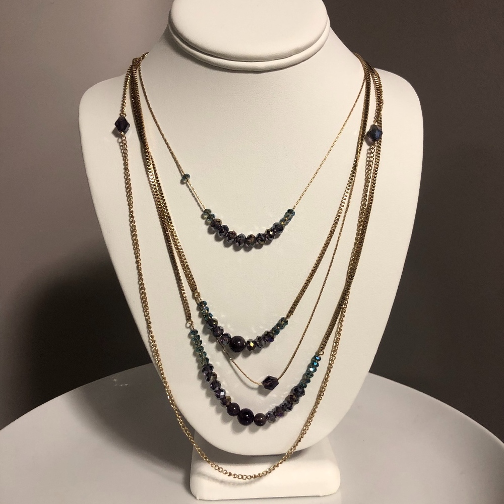 NWT. Gold Beaded Necklace Set